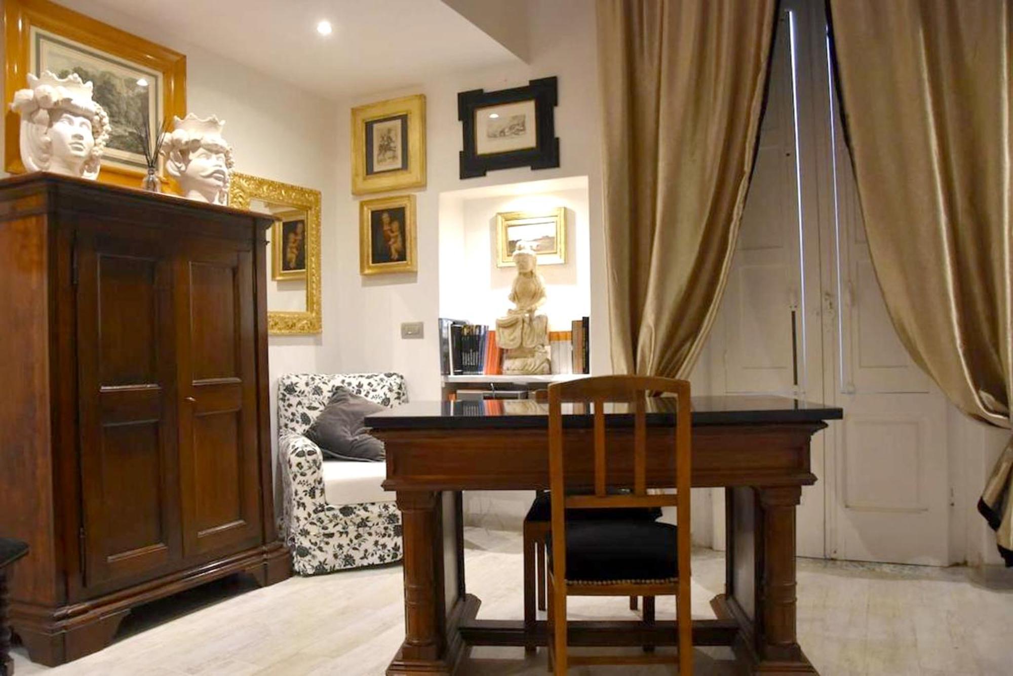 Charming Studio With Balcony In 45 M² With Parking